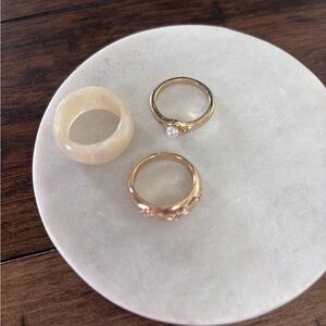 Elegant Fashion Gold and Cream Ring Set of 3
